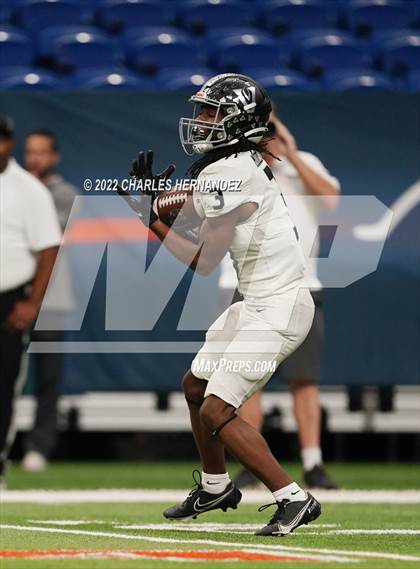 Thumbnail 2 in Vandegrift vs. Harlan (UIL 6A Division II Regional Semifinal) photogallery.