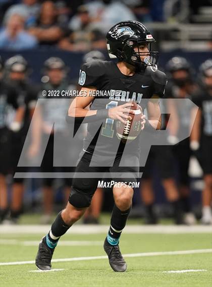 Thumbnail 1 in Vandegrift vs. Harlan (UIL 6A Division II Regional Semifinal) photogallery.