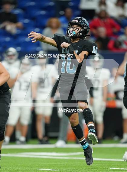 Thumbnail 2 in Vandegrift vs. Harlan (UIL 6A Division II Regional Semifinal) photogallery.
