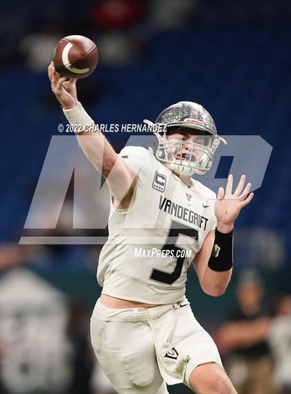Thumbnail 2 in Vandegrift vs. Harlan (UIL 6A Division II Regional Semifinal) photogallery.