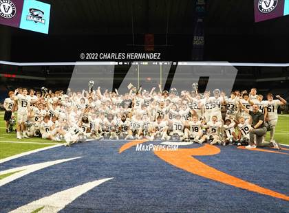 Thumbnail 3 in Vandegrift vs. Harlan (UIL 6A Division II Regional Semifinal) photogallery.