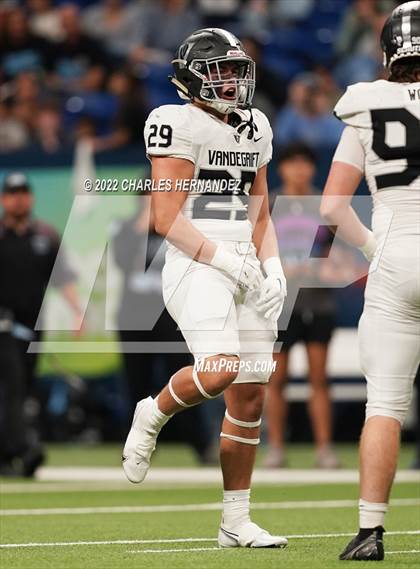 Thumbnail 1 in Vandegrift vs. Harlan (UIL 6A Division II Regional Semifinal) photogallery.