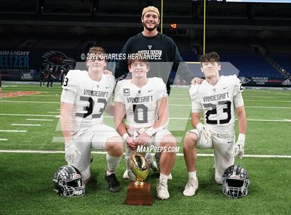 Thumbnail 3 in Vandegrift vs. Harlan (UIL 6A Division II Regional Semifinal) photogallery.