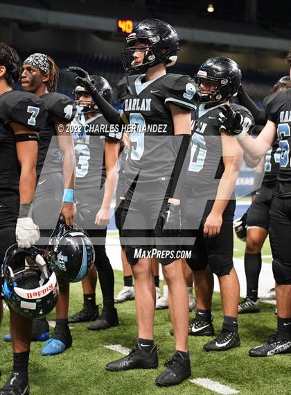 Thumbnail 2 in Vandegrift vs. Harlan (UIL 6A Division II Regional Semifinal) photogallery.