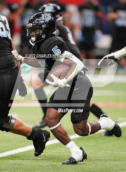 Thumbnail 2 in Vandegrift vs. Harlan (UIL 6A Division II Regional Semifinal) photogallery.