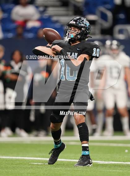 Thumbnail 3 in Vandegrift vs. Harlan (UIL 6A Division II Regional Semifinal) photogallery.