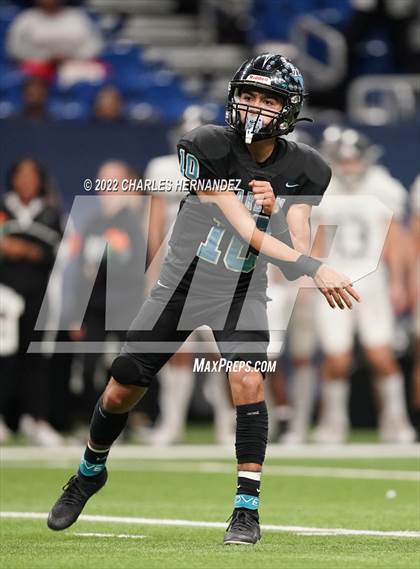 Thumbnail 2 in Vandegrift vs. Harlan (UIL 6A Division II Regional Semifinal) photogallery.