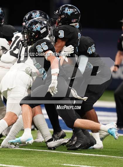 Thumbnail 3 in Vandegrift vs. Harlan (UIL 6A Division II Regional Semifinal) photogallery.