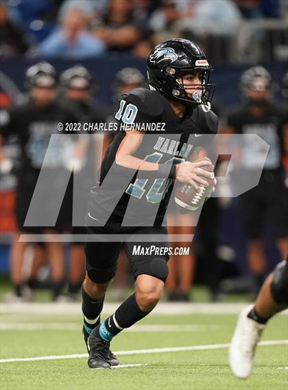 Thumbnail 2 in Vandegrift vs. Harlan (UIL 6A Division II Regional Semifinal) photogallery.