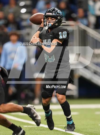 Thumbnail 2 in Vandegrift vs. Harlan (UIL 6A Division II Regional Semifinal) photogallery.