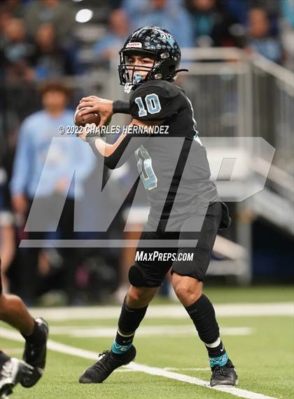 Thumbnail 3 in Vandegrift vs. Harlan (UIL 6A Division II Regional Semifinal) photogallery.