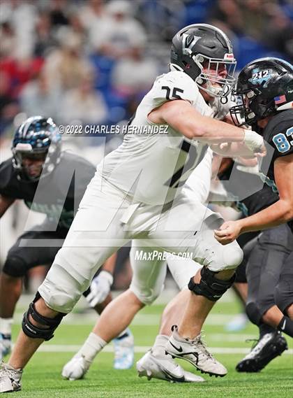 Thumbnail 3 in Vandegrift vs. Harlan (UIL 6A Division II Regional Semifinal) photogallery.