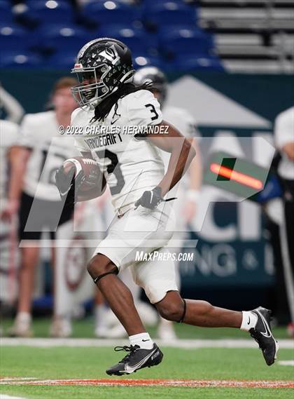 Thumbnail 1 in Vandegrift vs. Harlan (UIL 6A Division II Regional Semifinal) photogallery.