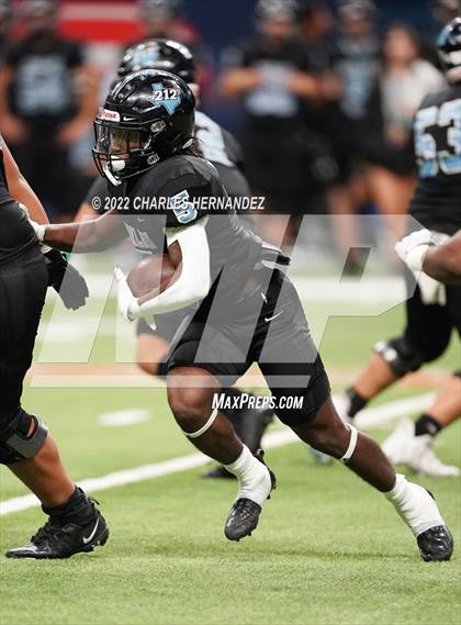 Thumbnail 1 in Vandegrift vs. Harlan (UIL 6A Division II Regional Semifinal) photogallery.