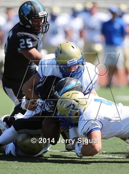 Thumbnail 1 in Clovis North vs. Reed (2014 Honor Bowl - NorCal) photogallery.
