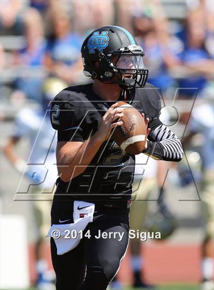 Thumbnail 2 in Clovis North vs. Reed (2014 Honor Bowl - NorCal) photogallery.