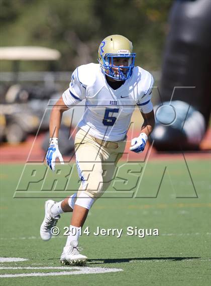Thumbnail 3 in Clovis North vs. Reed (2014 Honor Bowl - NorCal) photogallery.
