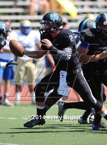 Thumbnail 1 in Clovis North vs. Reed (2014 Honor Bowl - NorCal) photogallery.
