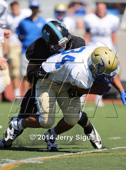Thumbnail 3 in Clovis North vs. Reed (2014 Honor Bowl - NorCal) photogallery.