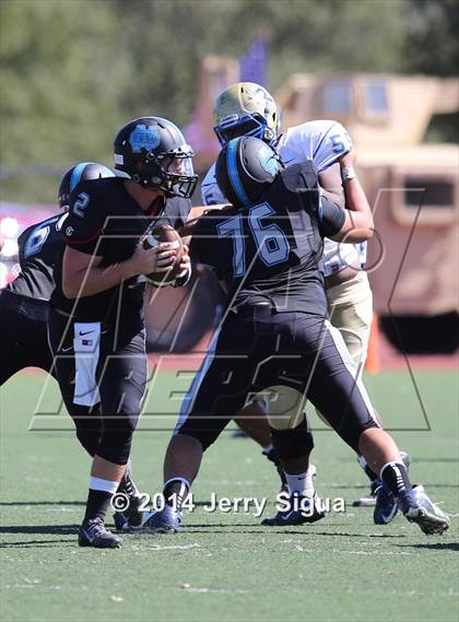Thumbnail 2 in Clovis North vs. Reed (2014 Honor Bowl - NorCal) photogallery.