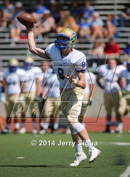 Thumbnail 1 in Clovis North vs. Reed (2014 Honor Bowl - NorCal) photogallery.