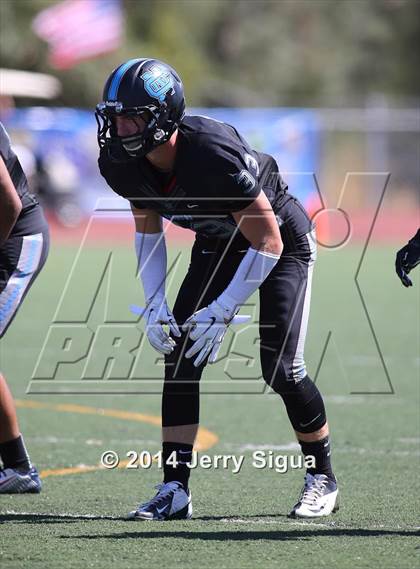 Thumbnail 1 in Clovis North vs. Reed (2014 Honor Bowl - NorCal) photogallery.