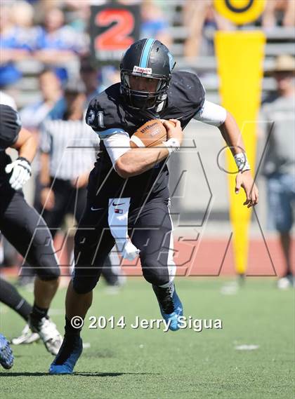 Thumbnail 1 in Clovis North vs. Reed (2014 Honor Bowl - NorCal) photogallery.