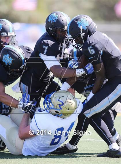 Thumbnail 1 in Clovis North vs. Reed (2014 Honor Bowl - NorCal) photogallery.