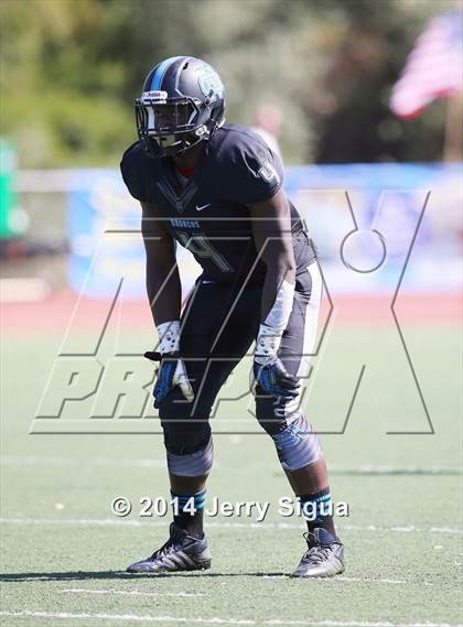 Thumbnail 2 in Clovis North vs. Reed (2014 Honor Bowl - NorCal) photogallery.