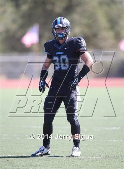 Thumbnail 2 in Clovis North vs. Reed (2014 Honor Bowl - NorCal) photogallery.