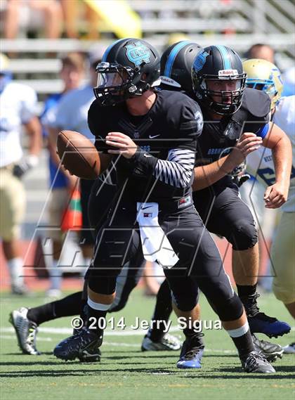 Thumbnail 2 in Clovis North vs. Reed (2014 Honor Bowl - NorCal) photogallery.