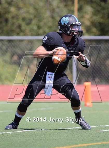 Thumbnail 1 in Clovis North vs. Reed (2014 Honor Bowl - NorCal) photogallery.