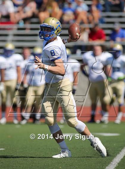 Thumbnail 3 in Clovis North vs. Reed (2014 Honor Bowl - NorCal) photogallery.