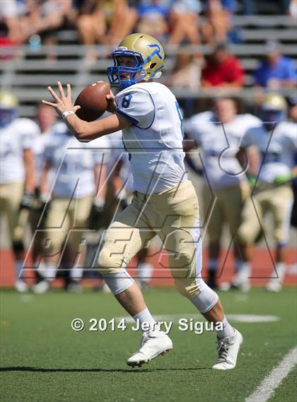 Thumbnail 1 in Clovis North vs. Reed (2014 Honor Bowl - NorCal) photogallery.
