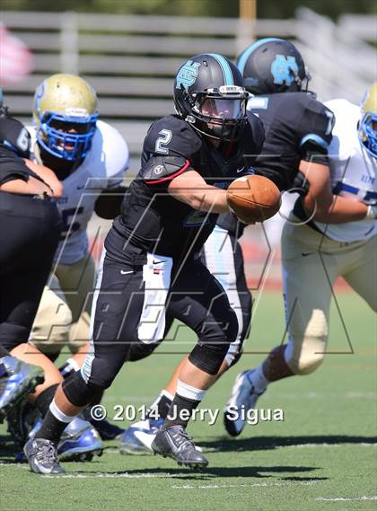 Thumbnail 2 in Clovis North vs. Reed (2014 Honor Bowl - NorCal) photogallery.