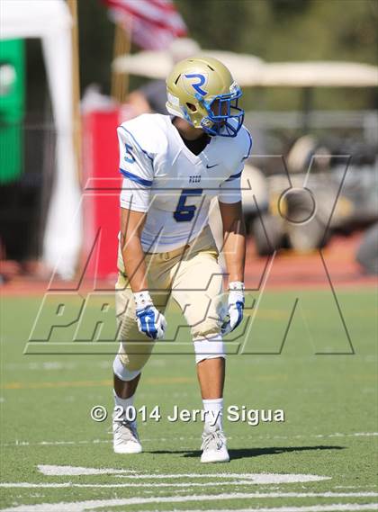 Thumbnail 2 in Clovis North vs. Reed (2014 Honor Bowl - NorCal) photogallery.