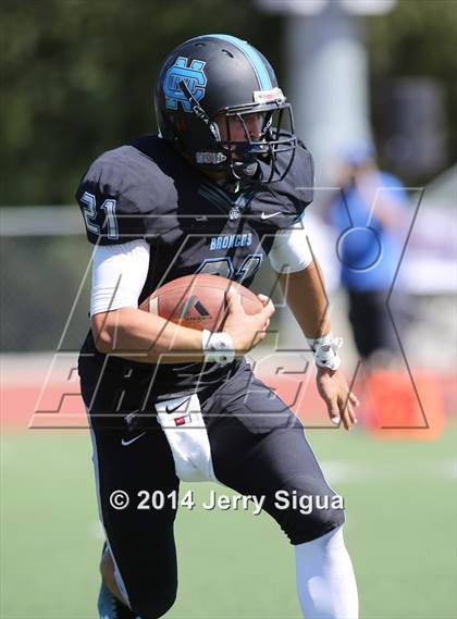 Thumbnail 2 in Clovis North vs. Reed (2014 Honor Bowl - NorCal) photogallery.