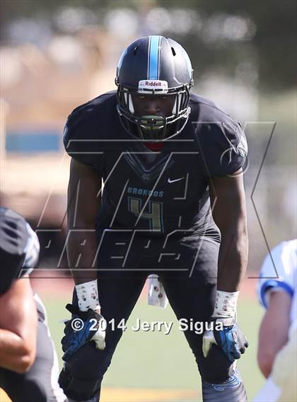 Thumbnail 3 in Clovis North vs. Reed (2014 Honor Bowl - NorCal) photogallery.