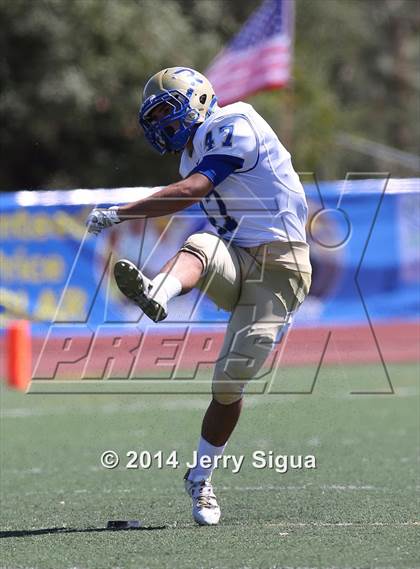 Thumbnail 2 in Clovis North vs. Reed (2014 Honor Bowl - NorCal) photogallery.