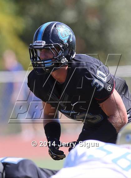 Thumbnail 2 in Clovis North vs. Reed (2014 Honor Bowl - NorCal) photogallery.