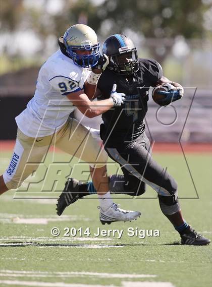 Thumbnail 2 in Clovis North vs. Reed (2014 Honor Bowl - NorCal) photogallery.