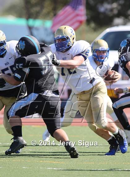 Thumbnail 3 in Clovis North vs. Reed (2014 Honor Bowl - NorCal) photogallery.