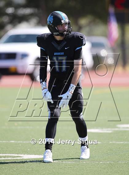 Thumbnail 3 in Clovis North vs. Reed (2014 Honor Bowl - NorCal) photogallery.