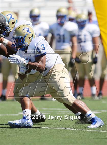 Thumbnail 2 in Clovis North vs. Reed (2014 Honor Bowl - NorCal) photogallery.