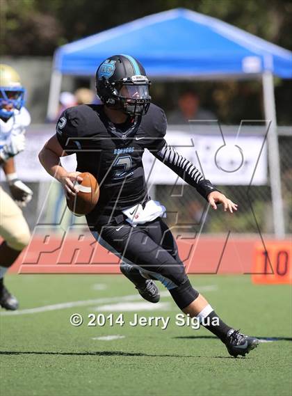 Thumbnail 2 in Clovis North vs. Reed (2014 Honor Bowl - NorCal) photogallery.