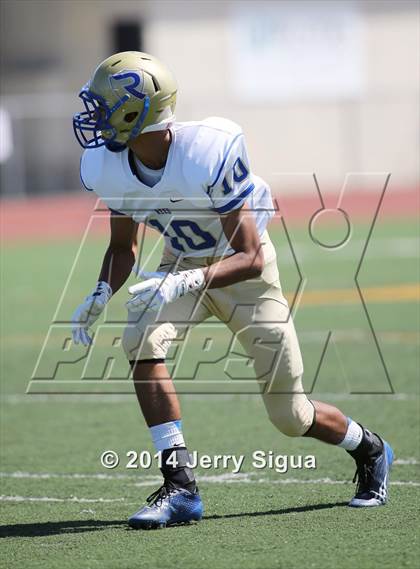 Thumbnail 2 in Clovis North vs. Reed (2014 Honor Bowl - NorCal) photogallery.