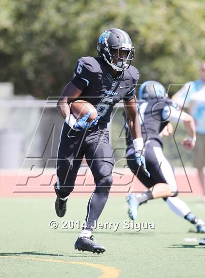 Thumbnail 2 in Clovis North vs. Reed (2014 Honor Bowl - NorCal) photogallery.