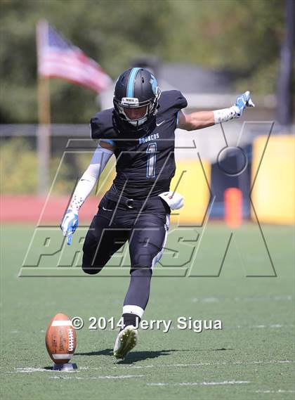 Thumbnail 1 in Clovis North vs. Reed (2014 Honor Bowl - NorCal) photogallery.