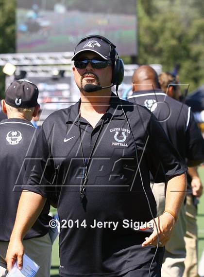 Thumbnail 1 in Clovis North vs. Reed (2014 Honor Bowl - NorCal) photogallery.