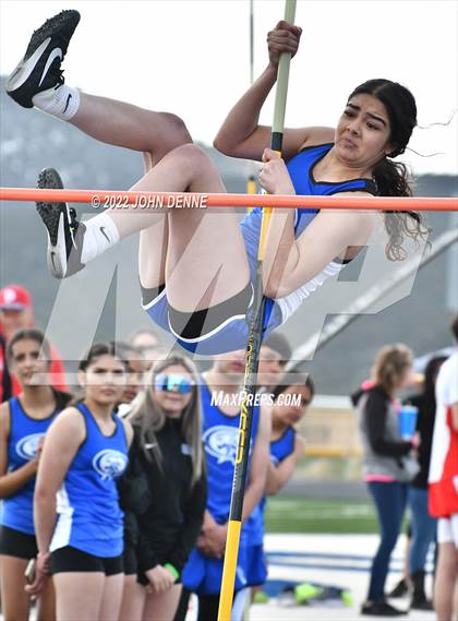 Thumbnail 1 in Questa Invitational photogallery.